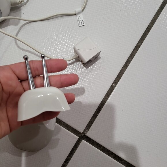 Nuface Trinity (2013 version, 1st generation) + Effective Lip & Eye Attachment - Picture 12 of 16